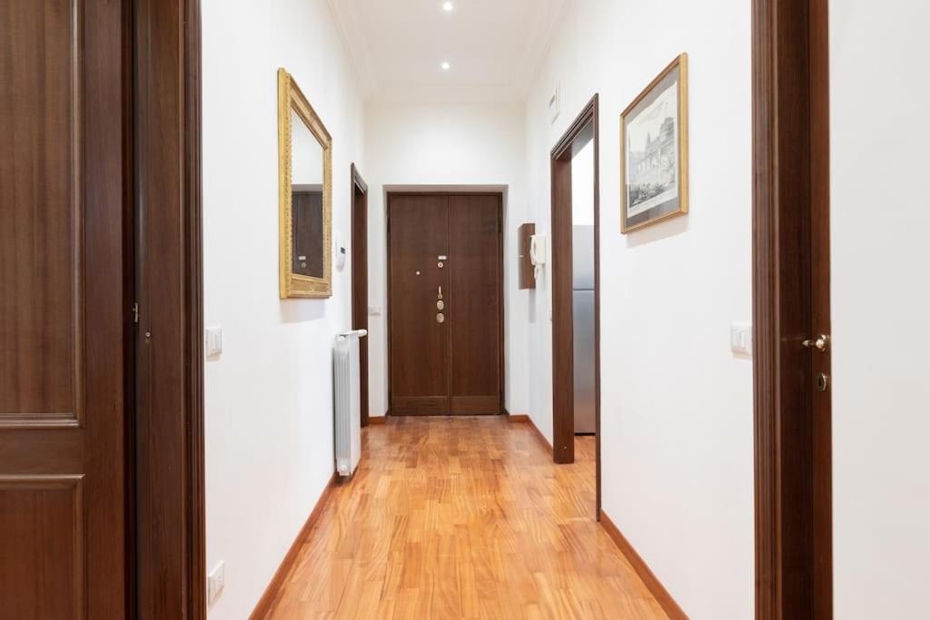 Elegant Salandra Apartment Rom